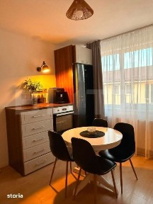 Apartament cu 3 camere de vanzare, Garaj subteran, zona Centrala