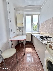 Vand 2 cam semicentral decomandat
