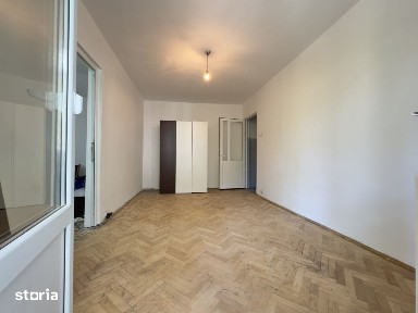 APARTAMENT 3 CAMERE ALEXANDRU CEL BUN ETAJ INTERMEDIAR
