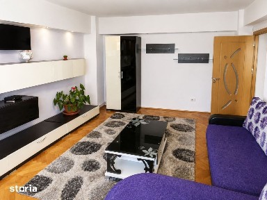 De închiriat apartament cu 3 camere în Piața Cipariu