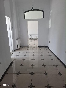 SPATIU COMERCIAL - 4 CAMERE - 3 GRUPURI SANITARE - CURTE - ZONA LINIST