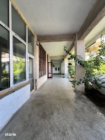 Spatiu comercial 160mp, 2 intrari, H=4m, trifazic, pod Calvaria Manast