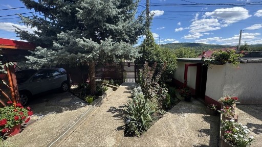 Vila de vanzare 300 mp si teren 500 mp