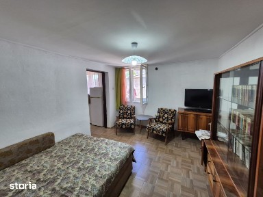 Casa 3 camere +, singur in curte