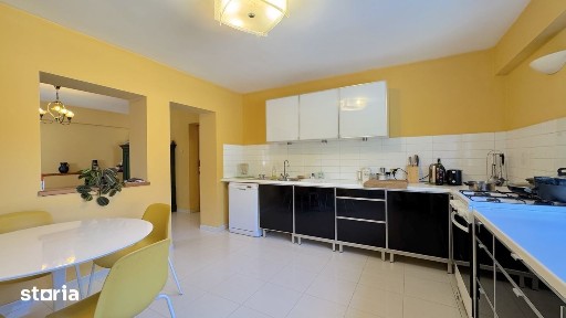 Casa Individuala - 10 Camere - Teren 990 MP - 288 MP utili - Gradina