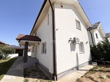 Vila de vanzare in Sanmartin