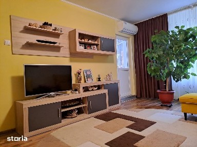Apartament 3 camere, balcon, etaj 2, 72mp