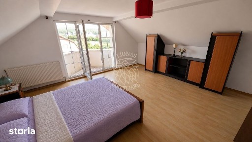 Apartament 3 camere 78 mp-2 balcoane-curte-parcare-Calea Moldovei