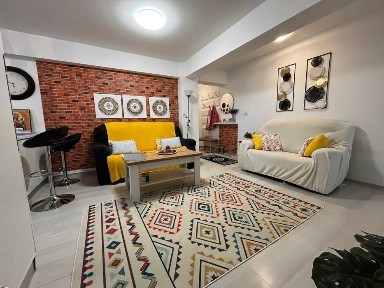 Inchiriez apt. 2 camere, transformat in 3 camere