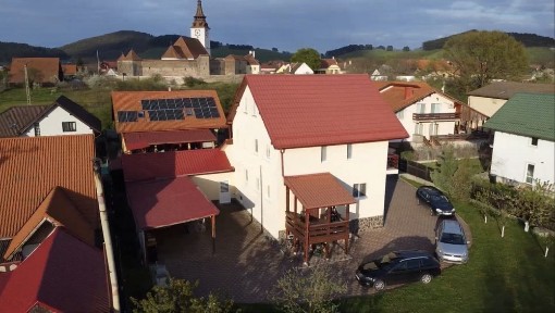 Propietar-Casă și Pensiune (două corpuri de clădire), Sânpetru Central, Teren 1300 mp