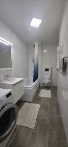 P.F. vand apartament 2 camere la Inamstro Copou, loc de parcare inclus