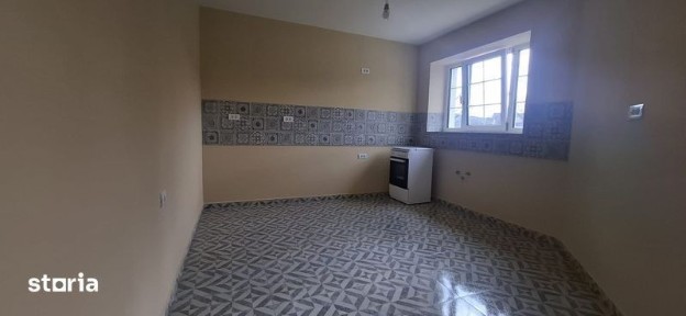 Casa la marginea padurii