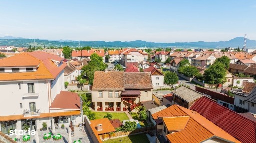 Proprietate rară în centrul Râșnovului, cu spațiu comercial