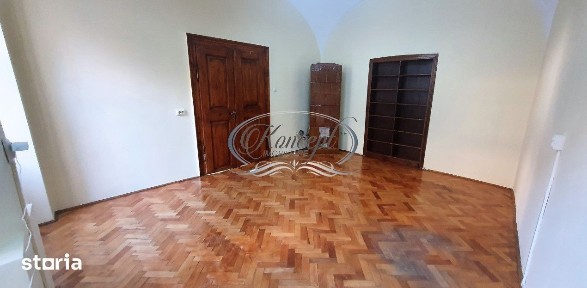 Spatiu pentru birouri in Piata Unirii, cu parcare