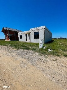 Casă parter semifinisatǎ Cihei- 500 mp teren