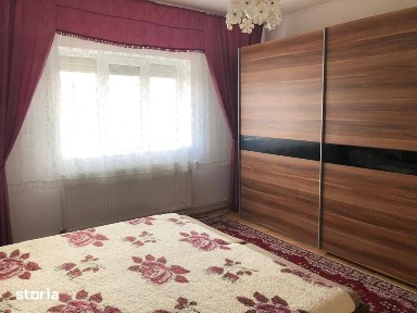 Apartament cu 3 camere la Vila Et.1 Zona Girocului-Drobeta