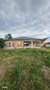 Casa individuala la rosu, un singur nivel, 5 camere | teren generos |