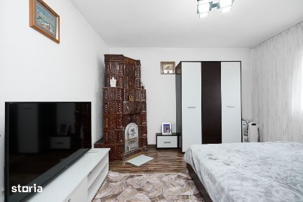 Casa + anexa în Com. Petresti, Sat Gherghesti - Dambovița