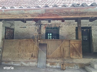 Casă batraneasca Laz comuna Dezna,teren 2800 mp teren