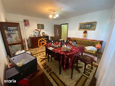 Apartament 2 camere cf 1 semidecomandat zona Berca