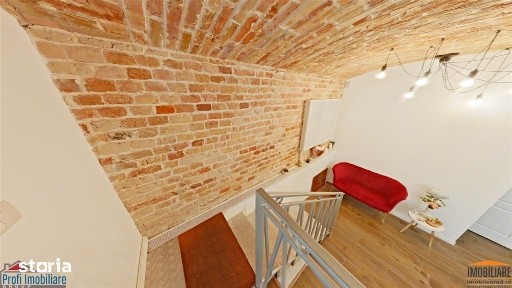 Spatiu langa Primarie pt. prestari servicii, birou, cabinet, salon - r