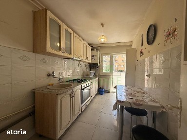 Apartament 3 Camere Decomandat, Etaj 1, Tractorul