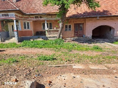Casa de vanzare cu 2000 mp teren in Gura Vaii Brasov