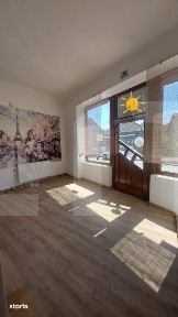 Spatiu comercial central I Vitrina stradala I Curte, Pivnita, Mansarda