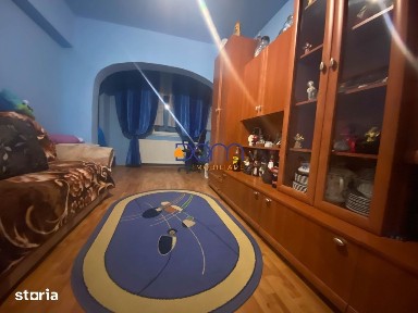 De vanzare apartament spatios 4 camere confort 1