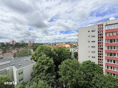 Vand apartament cu 2 camere, cu vedere superba, zona Semicentrala