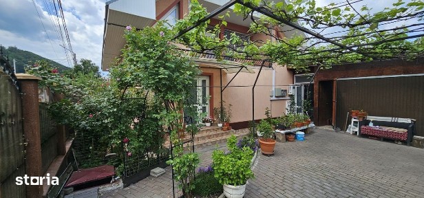 Eleganta, spatiu si confort modern - proprietate premium in Comanest