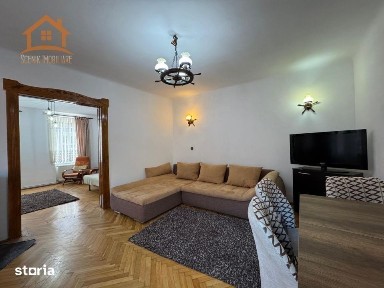 Apartament la casa, cu 3 camere, semidecomandat, zona centrala, str. S