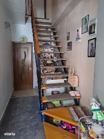 Apartament la casă P+M cu 3 camere, 2 băi în zona Decebal-Prima Shops