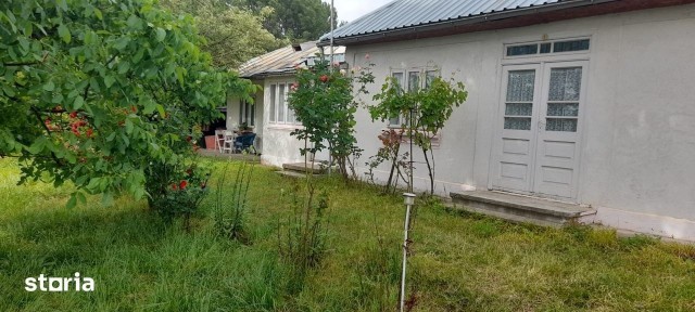 Casa cu 4 camere, teren 3200 mp, gata de utilizare