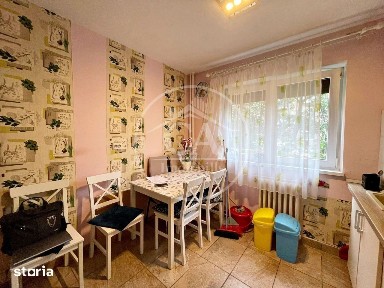 Apartament de închiriat cu 3 camere în zona Rogerius, Oradea