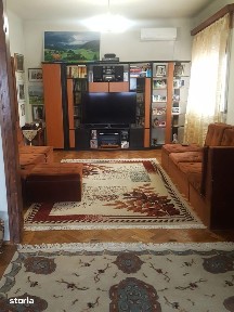 Vanzare vila trei apartamente piscina garaj gradina foisor Titulescu