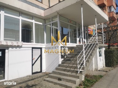 Spațiu comercial stradal | Vitrină mare | Zonă cu trafic intens