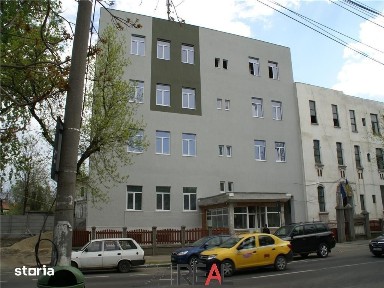 Cladire de birouri de vanzare