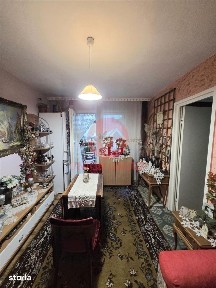 Apartament 3 Camere, Semidecomandat, Zona Piata Amzacea, Etaj 2
