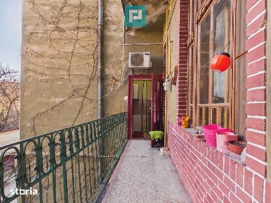Apartament ultracentral cu 2 camere de închiriat