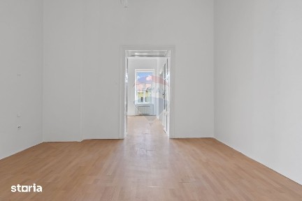 Apartament 3 camere, nemobilat, prima inchiriere-central