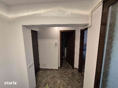 Proprietar vând apartament 2 camere central.