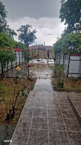 Apartament la parter cu iesire in curte proprietate