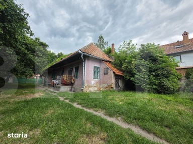 Casa de lemn, 85 mp, in centrul satului Chichis
