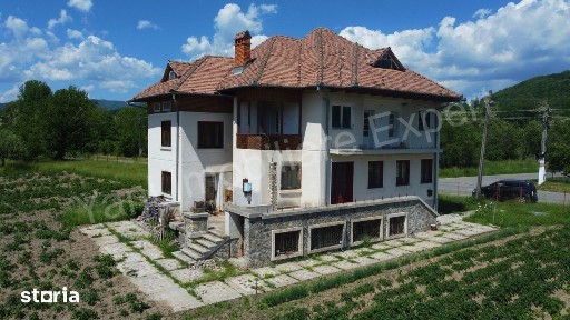 Casă de vânzare în comuna Șuici, județ Argeș.