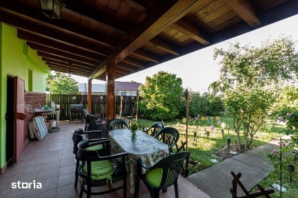 Casa vintage în com. Uliesti, jud. Dâmbovița cu livadă generoasă și an