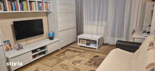 Vand apartament 2 camere, decomandat,Intre Lacuri