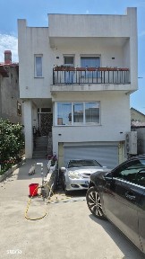 Casă cu 4 camere și garaj, aproape de lac