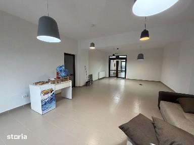 Spatiu Comercial Mioveni, 40 mp, utilitati incluse, amenajat, bloc nou