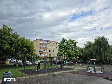 Apartament 3 camere, balcon, beci,parcare, Brașov zona Astra